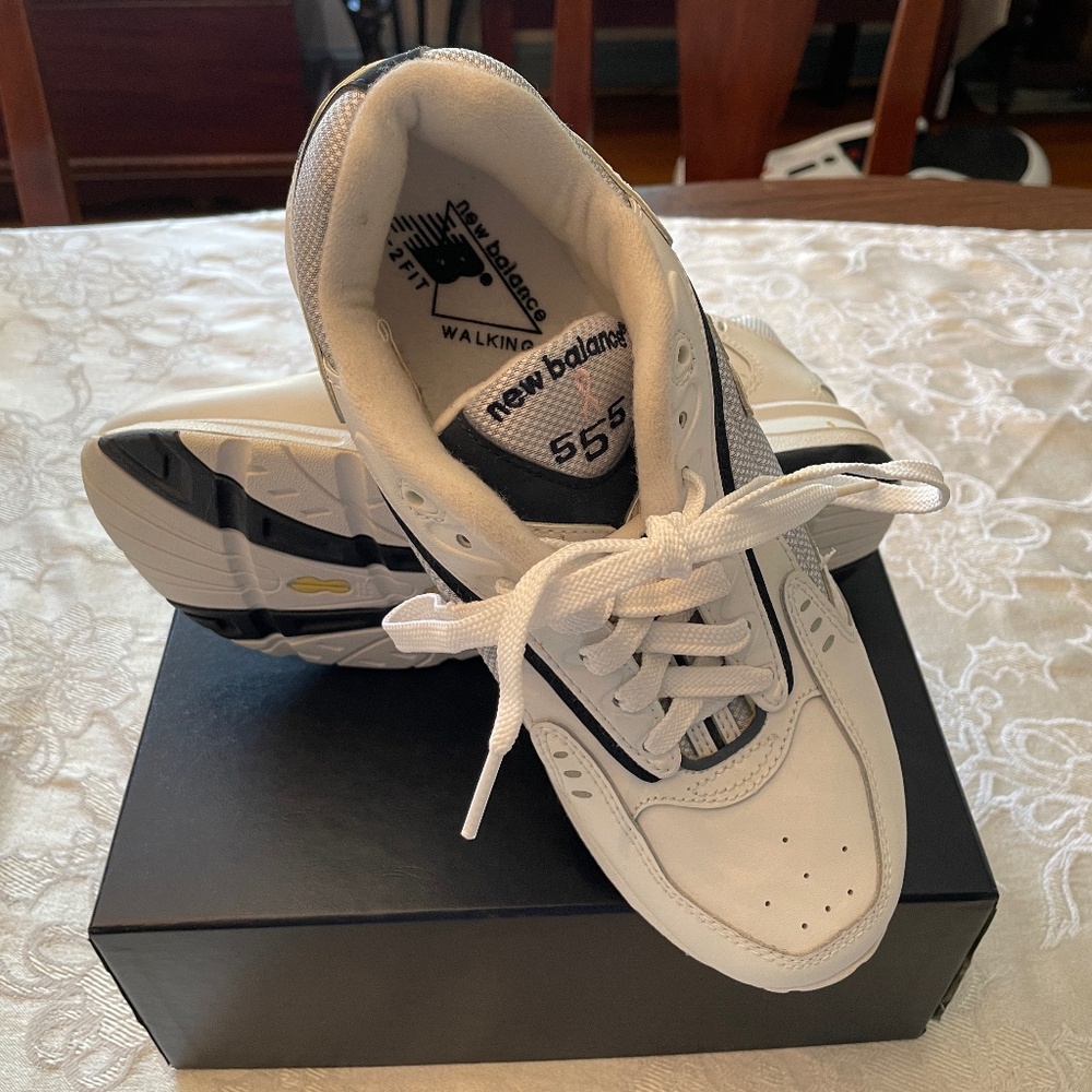 COPY - New Balance Women’s White Size 9 Sneakers